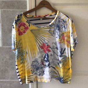 Gap T shirt size M tropical print & Stripes